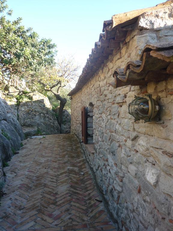 Rocca Del Vento Bed & Breakfast San Pantaleone Bagian luar foto