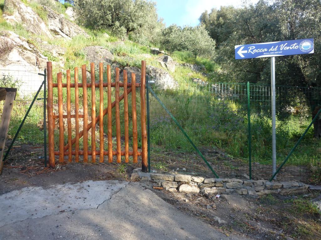 Rocca Del Vento Bed & Breakfast San Pantaleone Bagian luar foto