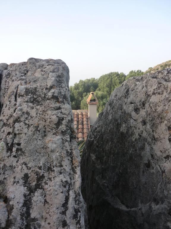 Rocca Del Vento Bed & Breakfast San Pantaleone Ruang foto