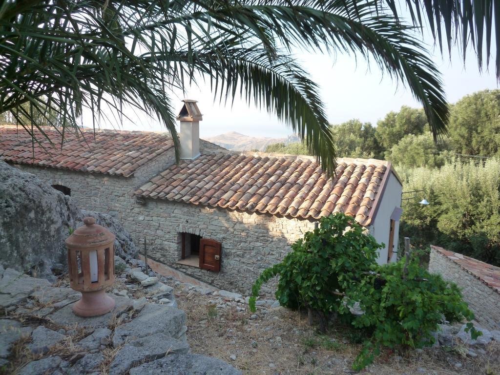 Rocca Del Vento Bed & Breakfast San Pantaleone Ruang foto
