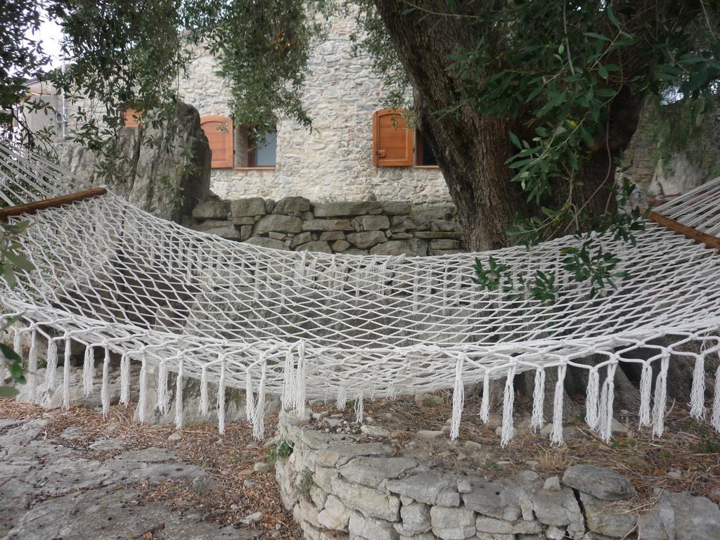 Rocca Del Vento Bed & Breakfast San Pantaleone Ruang foto