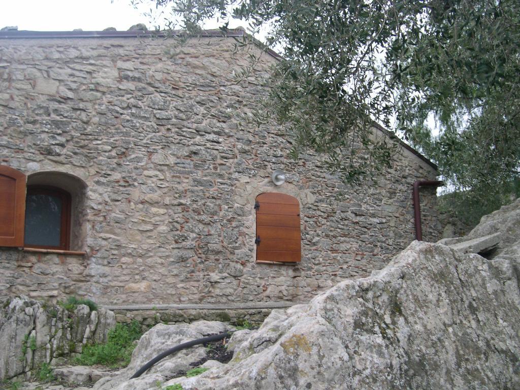 Rocca Del Vento Bed & Breakfast San Pantaleone Ruang foto