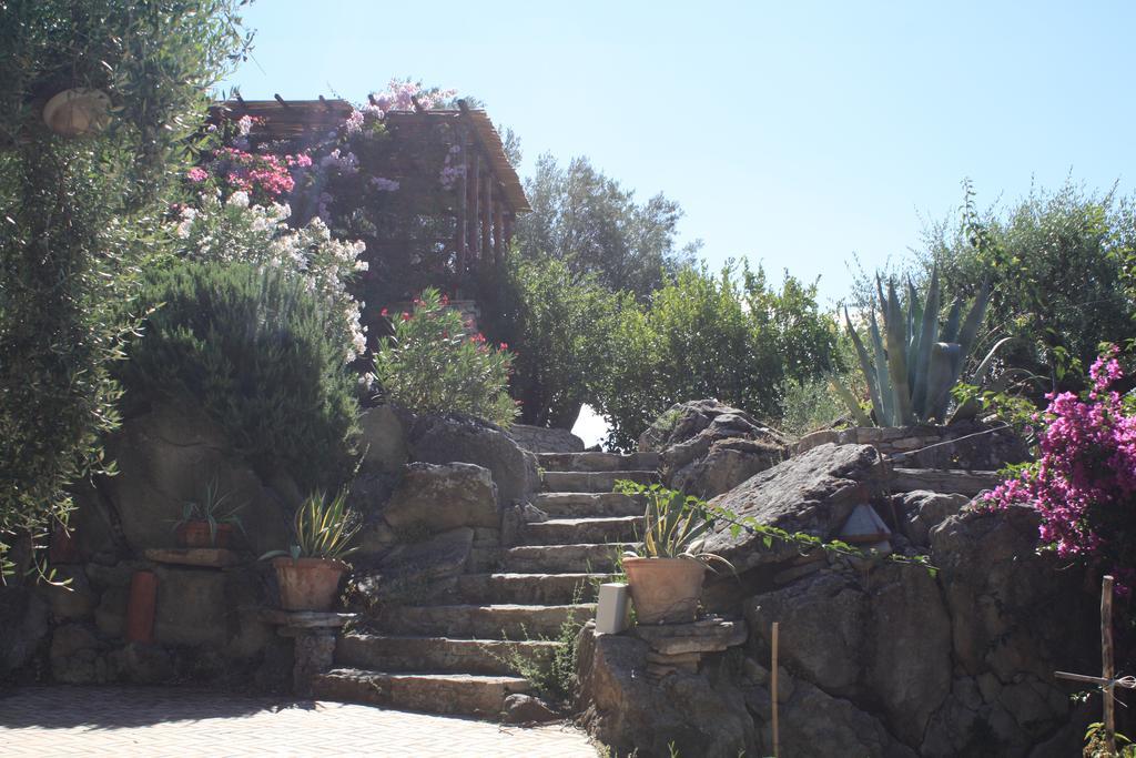 Rocca Del Vento Bed & Breakfast San Pantaleone Bagian luar foto