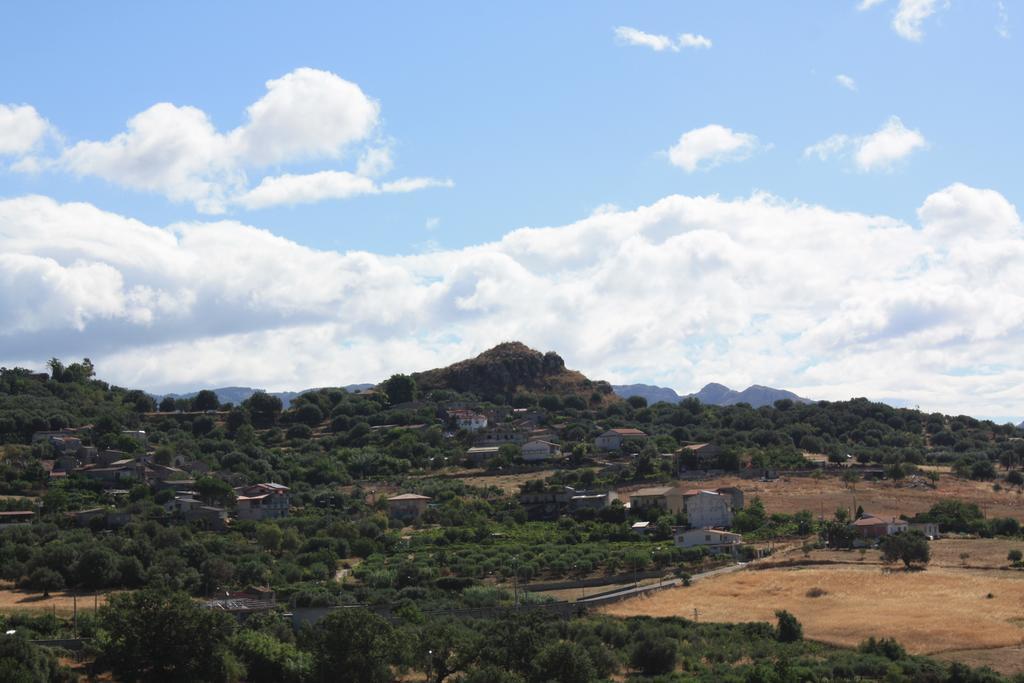 Rocca Del Vento Bed & Breakfast San Pantaleone Bagian luar foto