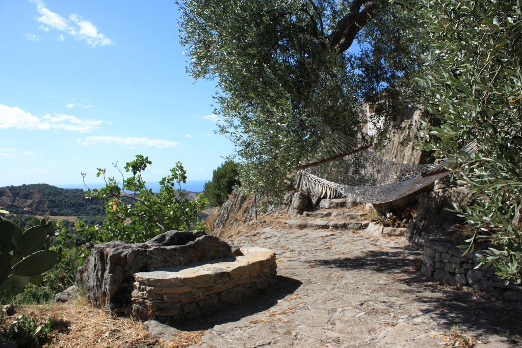 Rocca Del Vento Bed & Breakfast San Pantaleone Bagian luar foto