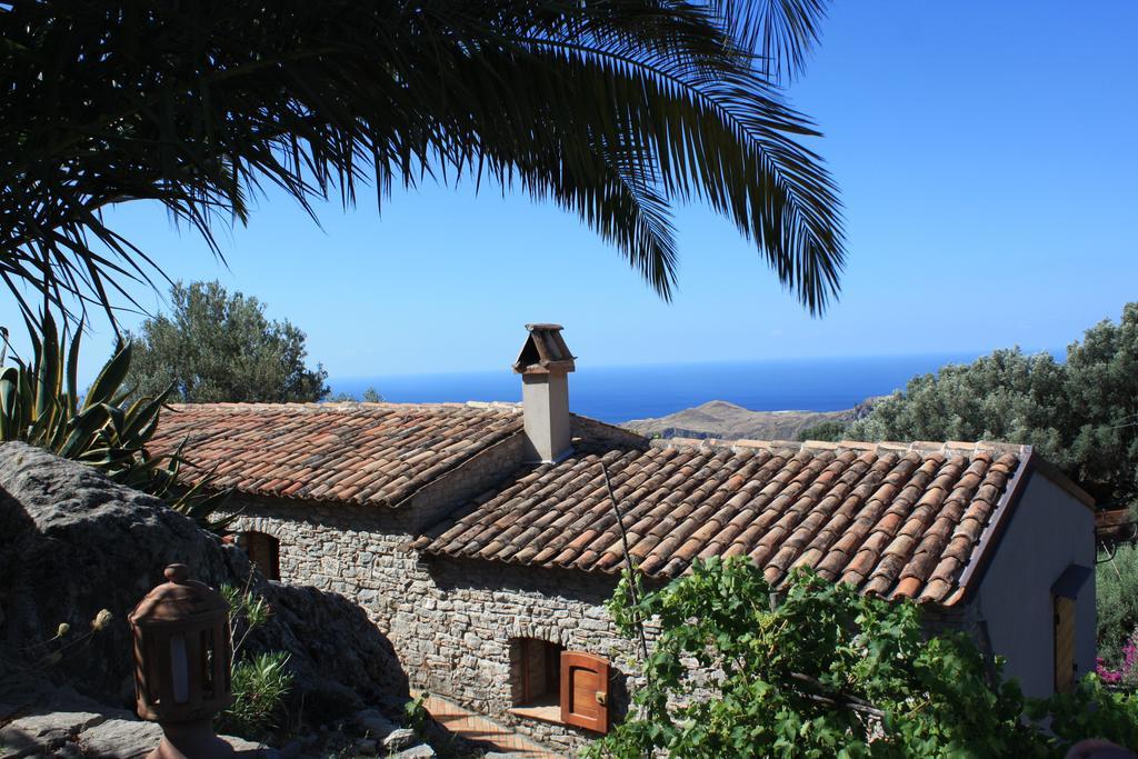 Rocca Del Vento Bed & Breakfast San Pantaleone Bagian luar foto