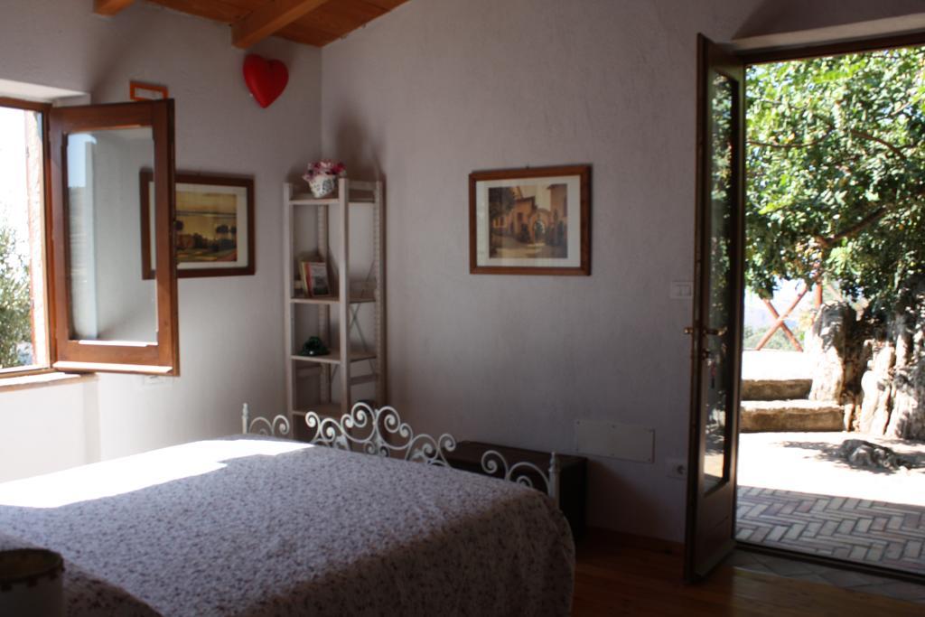 Rocca Del Vento Bed & Breakfast San Pantaleone Bagian luar foto